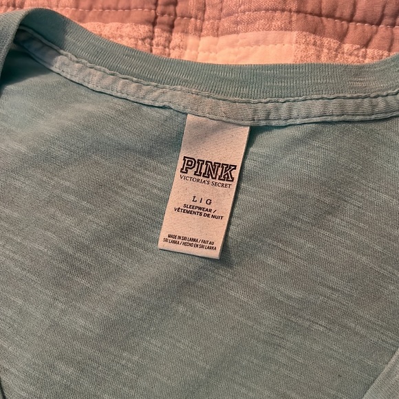 V-neck t shirt - Picture 2 of 2